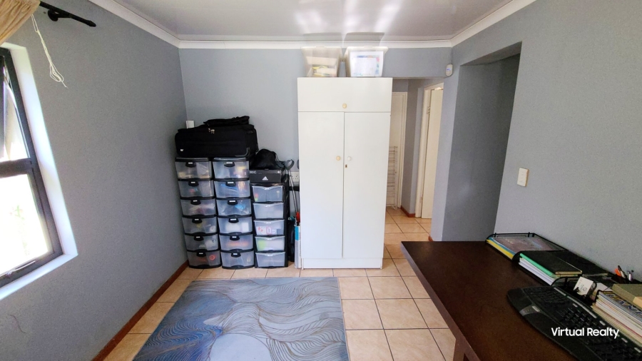 4 Bedroom Property for Sale in Thornton Western Cape
